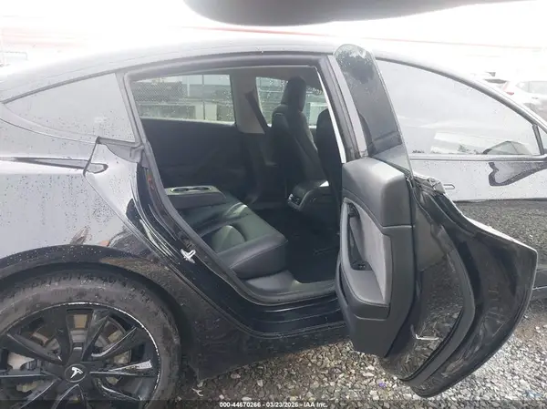 5YJ3E1EB8JF071478 2018 TESLA MODEL 3 - Image 8