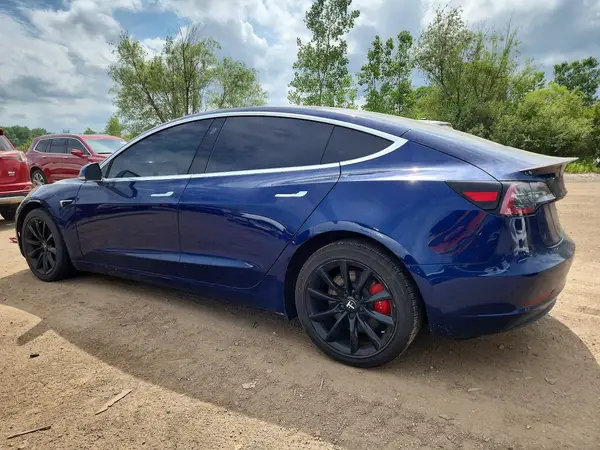 5YJ3E1EB8JF074199 2018 TESLA MODEL 3 - Image 2