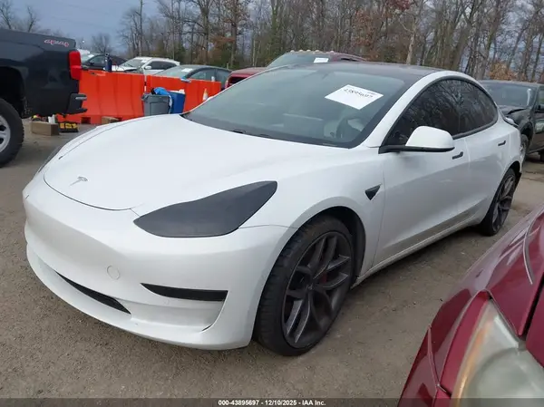 5YJ3E1EB8JF074607 2018 TESLA MODEL 3 - Image 2