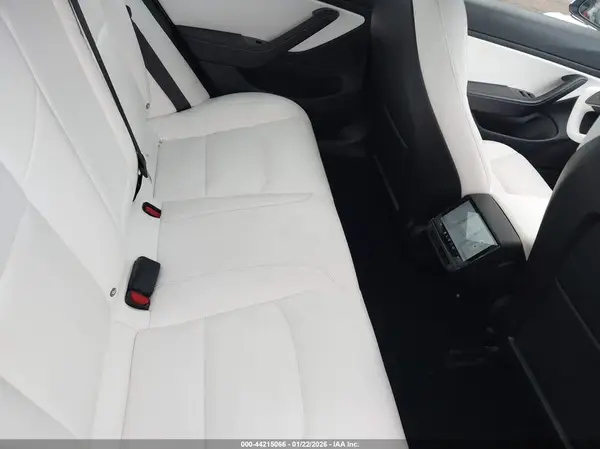 5YJ3E1EB8JF074929 2018 TESLA MODEL 3 - Image 8