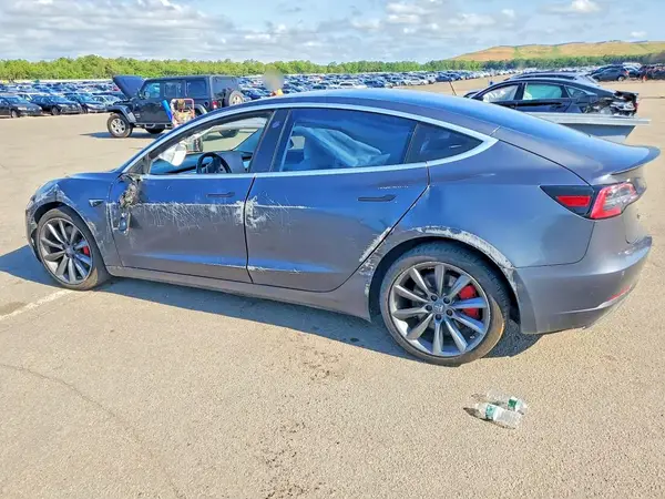 5YJ3E1EB8JF079385 2018 TESLA MODEL 3 - Image 2