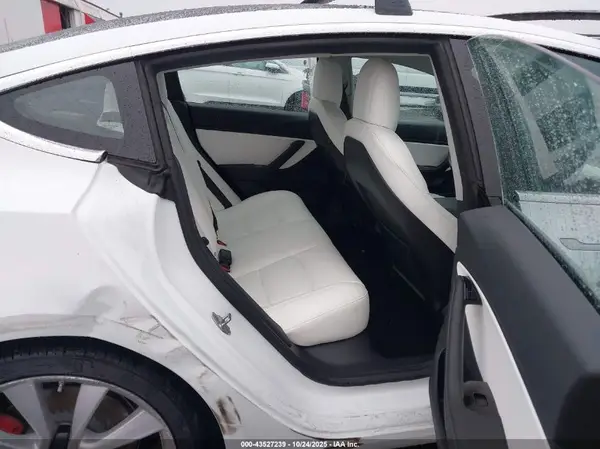 5YJ3E1EB8JF081475 2018 TESLA MODEL 3 - Image 8