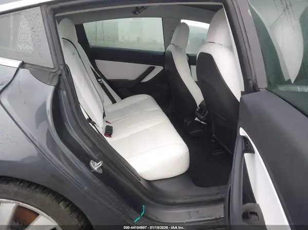 5YJ3E1EB8JF081931 2018 TESLA MODEL 3 - Image 8
