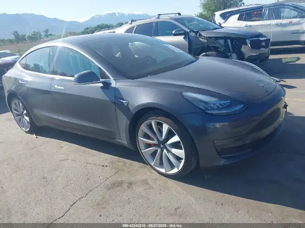 5YJ3E1EB8JF083257 2018 TESLA MODEL 3 - Image 1