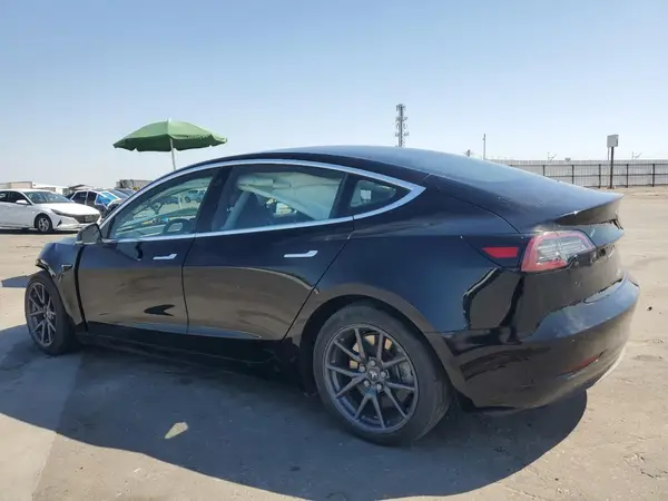 5YJ3E1EB8JF084716 2018 TESLA MODEL 3 - Image 2