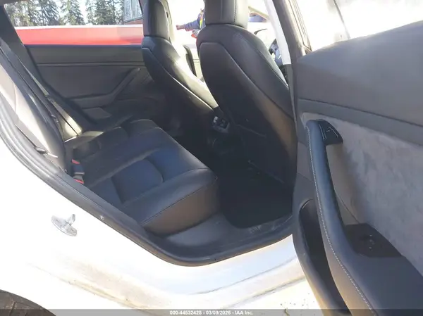 5YJ3E1EB8JF085395 2018 TESLA MODEL 3 - Image 8