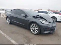 5YJ3E1EB8JF086885 2018 TESLA MODEL 3
