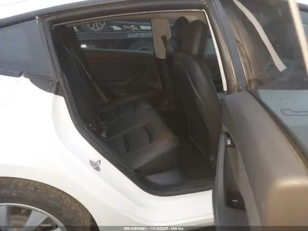 5YJ3E1EB8JF088796 2018 TESLA MODEL 3 - Image 8