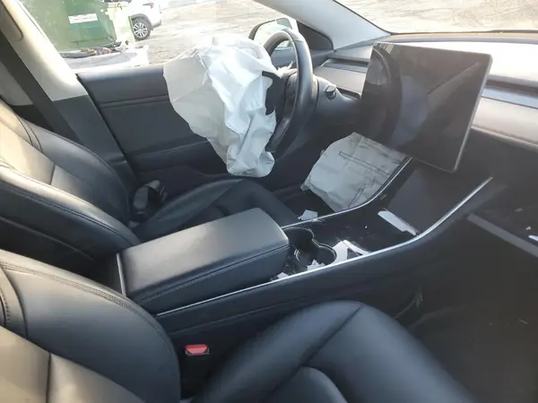 5YJ3E1EB8JF091083 2018 TESLA MODEL 3 - Image 8