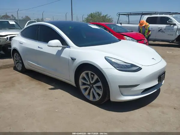 5YJ3E1EB8JF092444 2018 TESLA MODEL 3 - Image 1