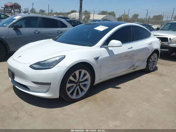 5YJ3E1EB8JF092444 2018 TESLA MODEL 3 - Image 2
