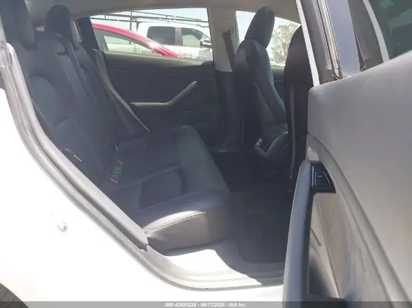 5YJ3E1EB8JF092444 2018 TESLA MODEL 3 - Image 8
