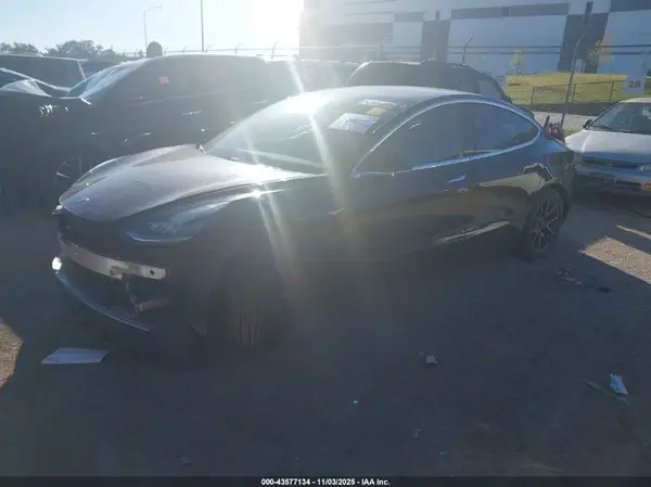 5YJ3E1EB8JF092993 2018 TESLA MODEL 3 - Image 2