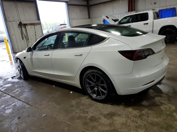 5YJ3E1EB8JF093884 2018 TESLA MODEL 3 - Image 2