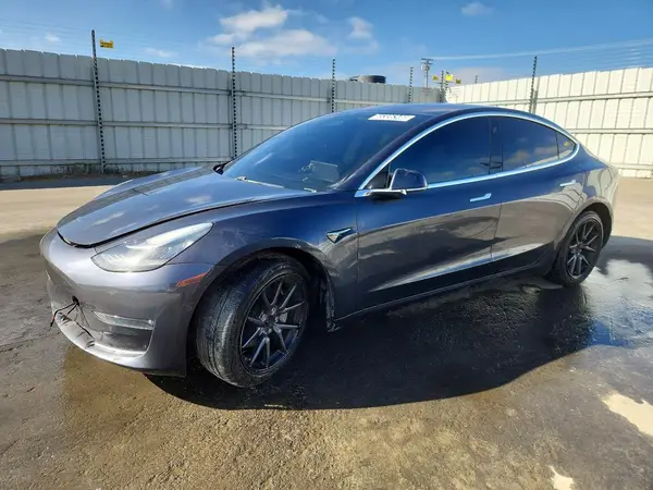 5YJ3E1EB8JF096140 2018 TESLA MODEL 3 - Image 1