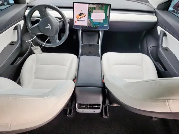 5YJ3E1EB8JF096249 2018 TESLA MODEL 3 - Image 8