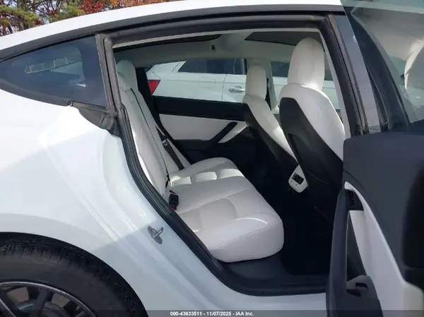 5YJ3E1EB8JF096820 2018 TESLA MODEL 3 - Image 8