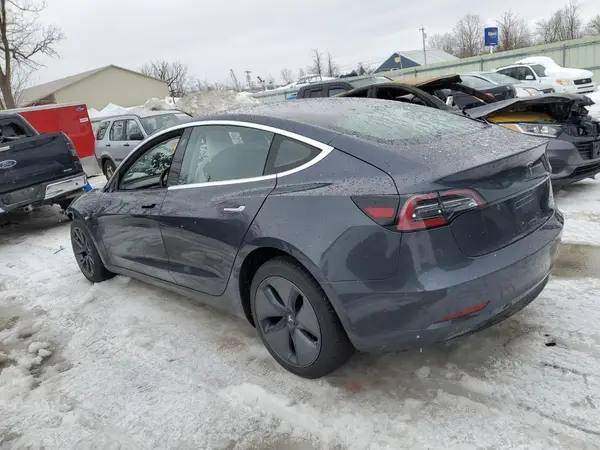 5YJ3E1EB8JF099457 2018 TESLA MODEL 3 - Image 2