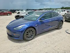 5YJ3E1EB8JF099832 2018 TESLA MODEL 3