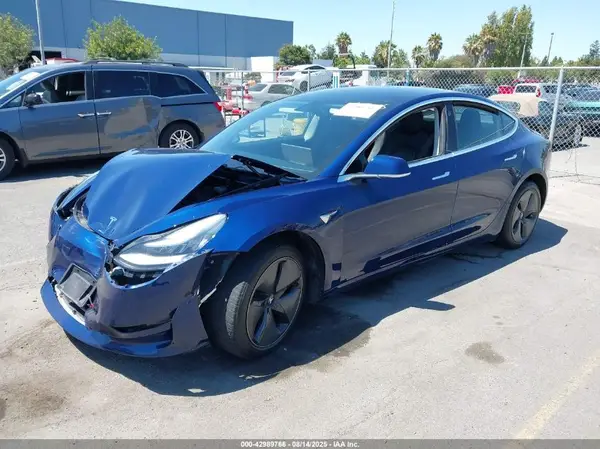 5YJ3E1EB8JF105256 2018 TESLA MODEL 3 - Image 2