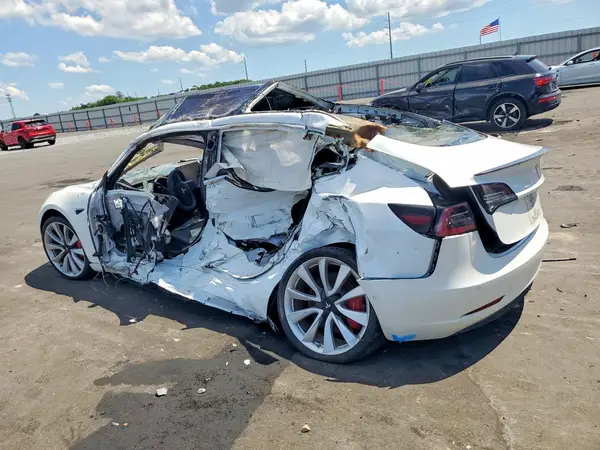 5YJ3E1EB8JF106522 2018 TESLA MODEL 3 - Image 2