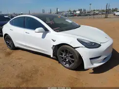 5YJ3E1EB8JF108657 2018 TESLA MODEL 3