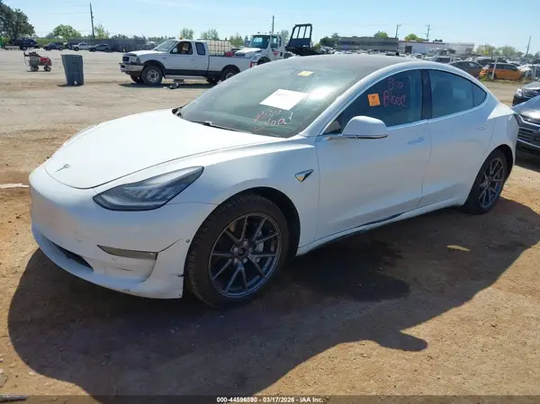 5YJ3E1EB8JF108657 2018 TESLA MODEL 3 - Image 2