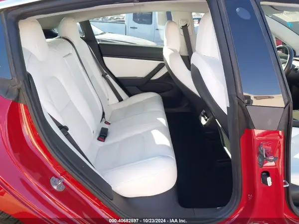 5YJ3E1EB8JF112000 2018 TESLA MODEL 3 - Image 8