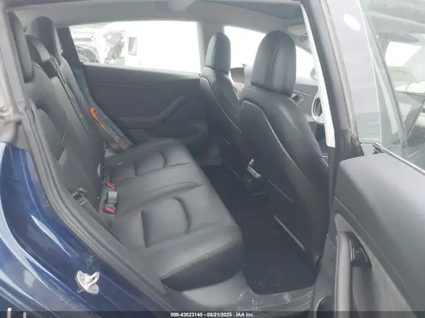 5YJ3E1EB8JF115186 2018 TESLA MODEL 3 - Image 8