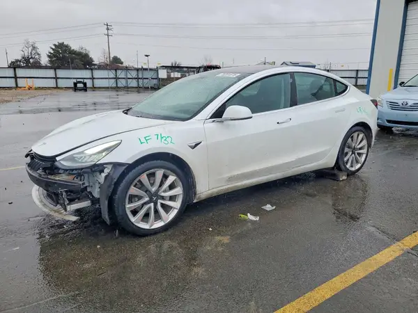 5YJ3E1EB8JF117617 2018 TESLA MODEL 3