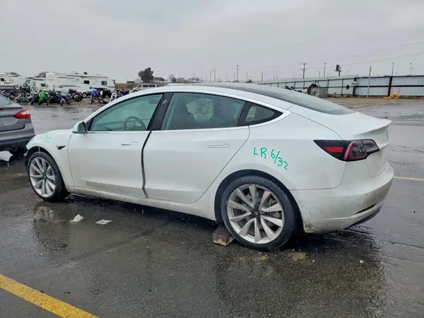 5YJ3E1EB8JF117617 2018 TESLA MODEL 3 - Image 2