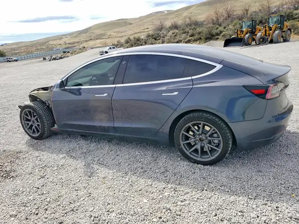 5YJ3E1EB8JF119318 2018 TESLA MODEL 3 - Image 2