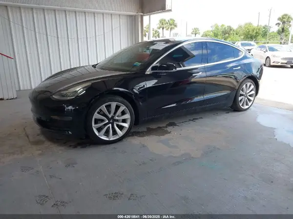 5YJ3E1EB8JF120856 2018 TESLA MODEL 3 - Image 2