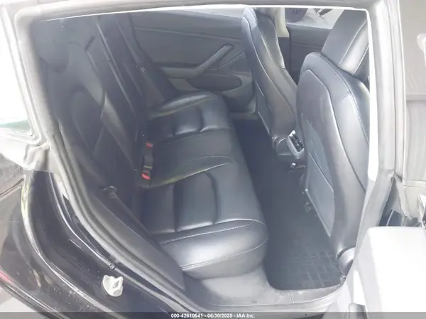 5YJ3E1EB8JF120856 2018 TESLA MODEL 3 - Image 8