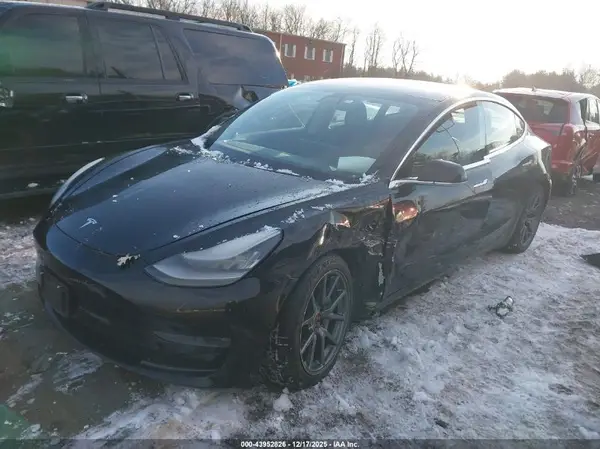 5YJ3E1EB8JF127371 2018 TESLA MODEL 3 - Image 2