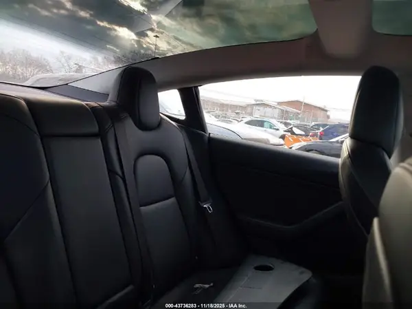5YJ3E1EB8JF132506 2018 TESLA MODEL 3 - Image 8