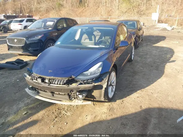 5YJ3E1EB8JF133736 2018 TESLA MODEL 3 - Image 2
