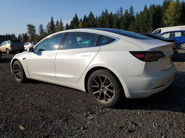 5YJ3E1EB8JF134353 2018 TESLA MODEL 3 - Image 2