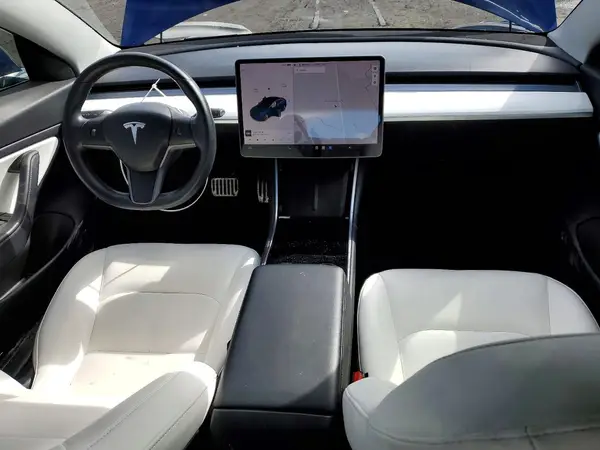 5YJ3E1EB8JF147670 2018 TESLA MODEL 3 - Image 8