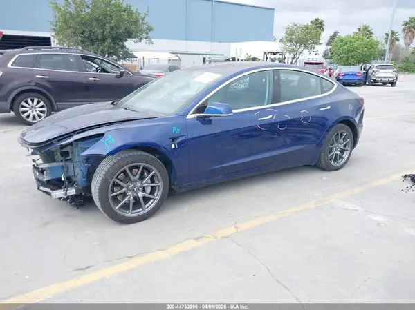 5YJ3E1EB8JF150987 2018 TESLA MODEL 3 - Image 2