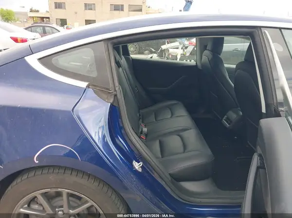5YJ3E1EB8JF150987 2018 TESLA MODEL 3 - Image 8