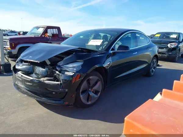 5YJ3E1EB8JF170351 2018 TESLA MODEL 3 - Image 2