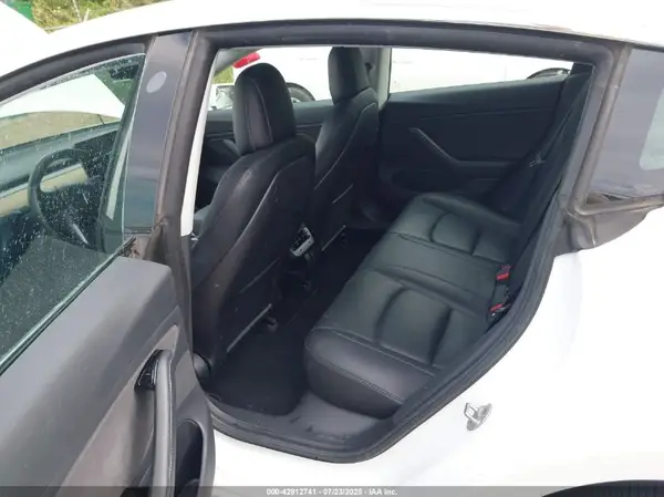 5YJ3E1EB8JF178871 2018 TESLA MODEL 3 - Image 8