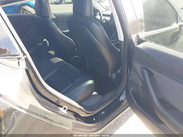 5YJ3E1EB8JF180958 2018 TESLA MODEL 3 - Image 8