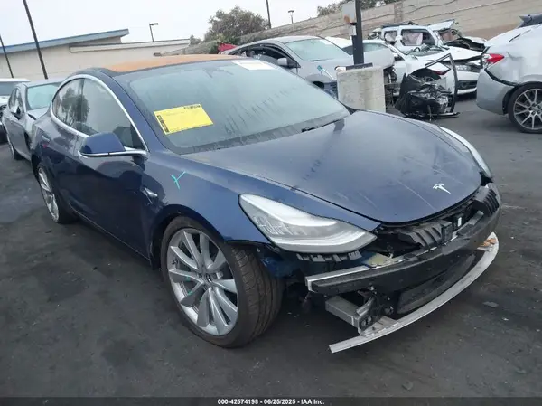 5YJ3E1EB8JF185528 2018 TESLA MODEL 3 - Image 1