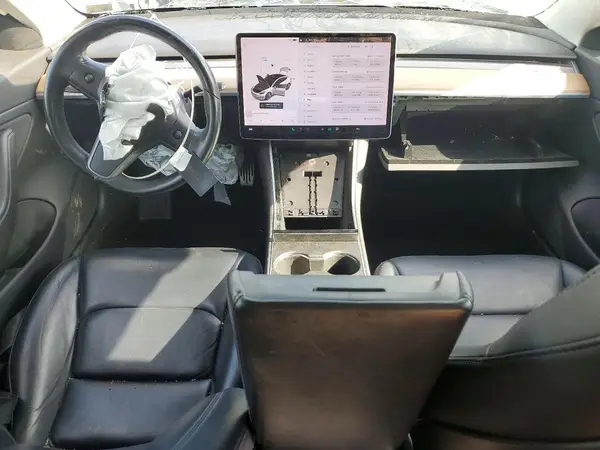 5YJ3E1EB8JF185884 2018 TESLA MODEL 3 - Image 8