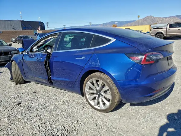 5YJ3E1EB8JF187327 2018 TESLA MODEL 3 - Image 2