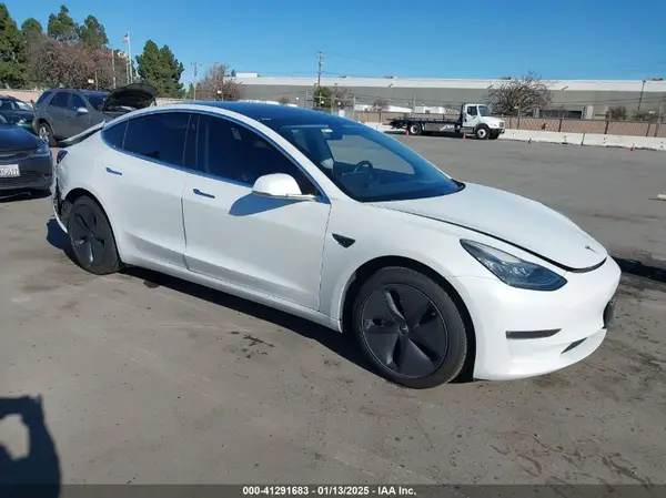 5YJ3E1EB8KF193811 2019 TESLA MODEL 3 - Image 1
