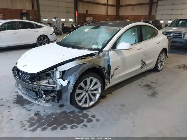 5YJ3E1EB8KF195574 2019 TESLA MODEL 3 - Image 2