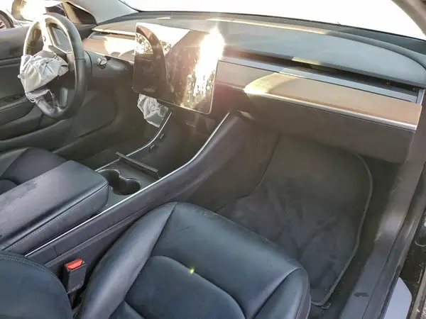 5YJ3E1EB8KF196983 2019 TESLA MODEL 3 - Image 8
